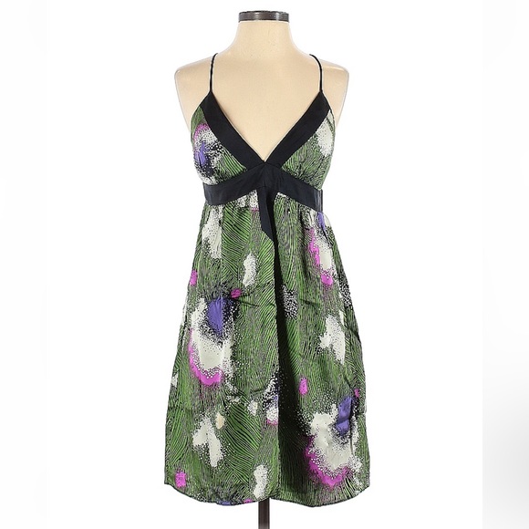Single Dress Abstract Print Fun Strappy Dress in Green & Black 100% Silk Small - Picture 1 of 13